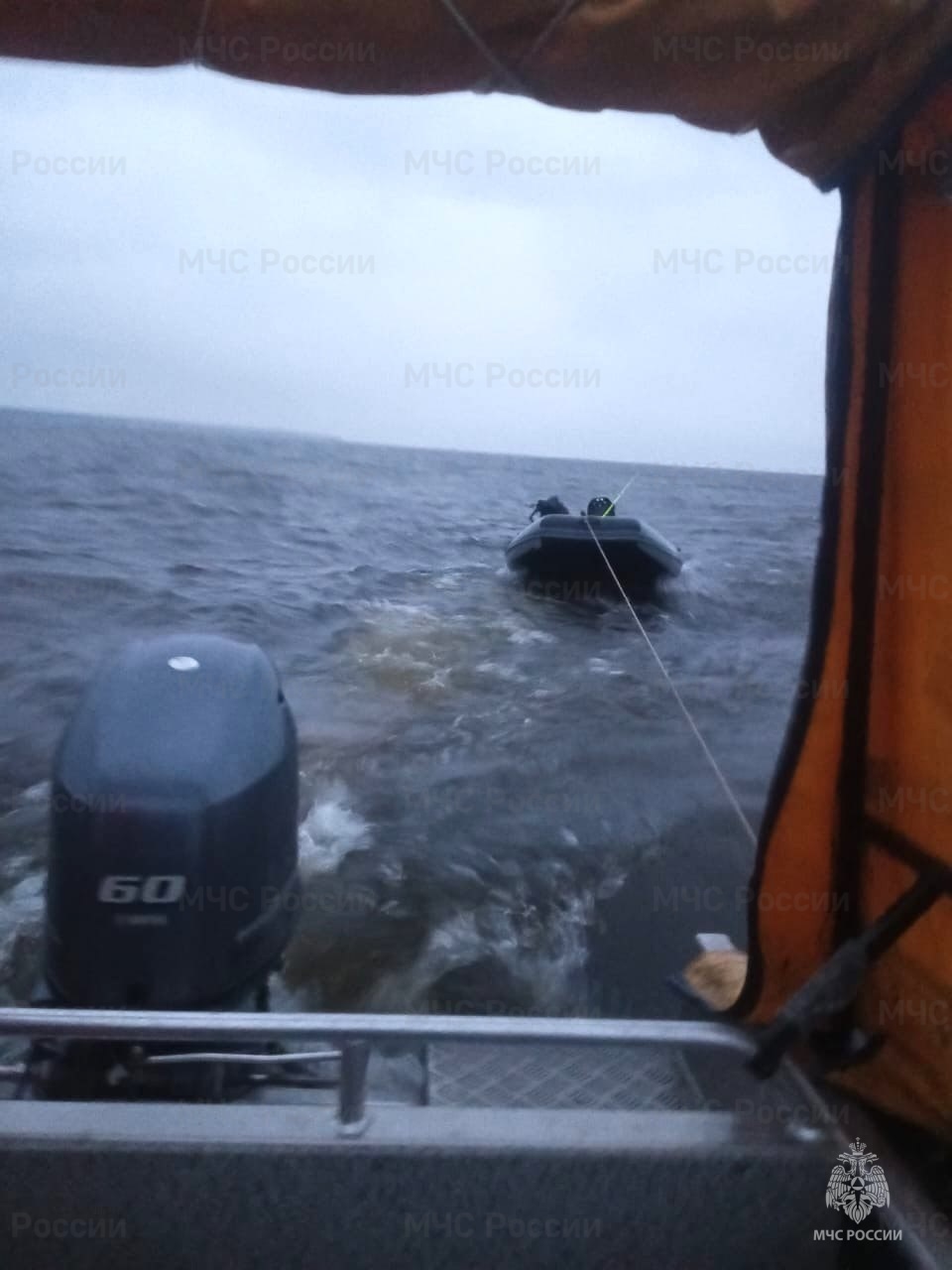 Сотрудники МЧС спасли на Рыбинском водохранилище двух рыбаков