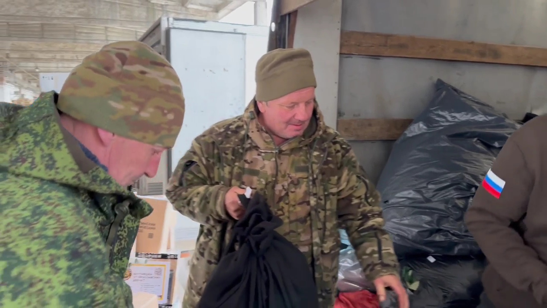 В зону СВО доставили очередную партию гуманитарного груза