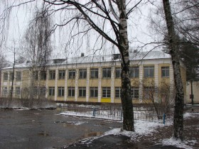 В Ярославле школу закрыли на двухлетний капремонт во время учебного года