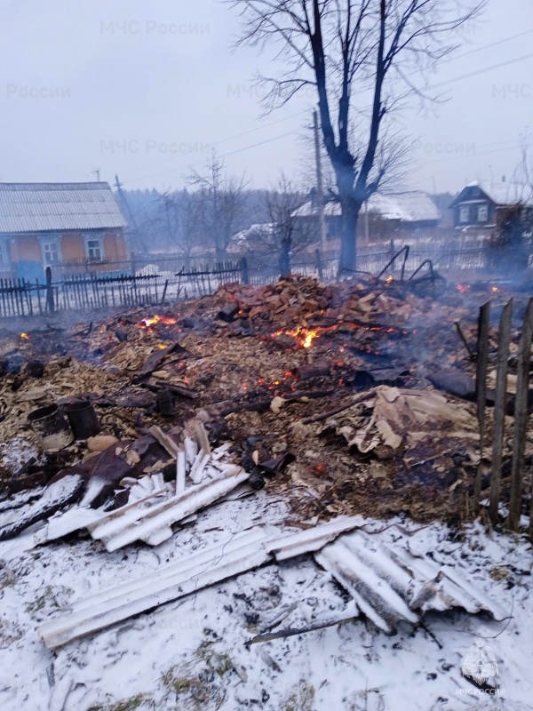 При пожаре в частном доме в Ярославской области заживо сгорел мужчина