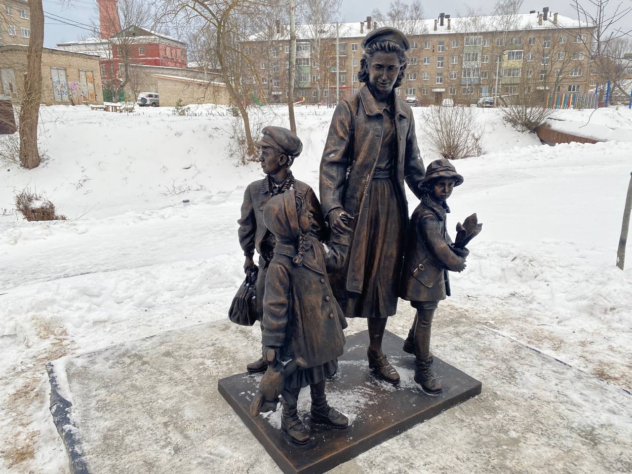В Угличе установили памятник детям блокадного Ленинграда