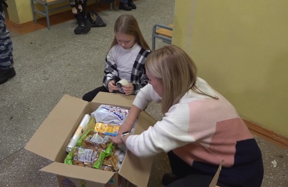 Ярославские школьники собрали гуманитарную помощь для росгвардейцев в зоне СВО