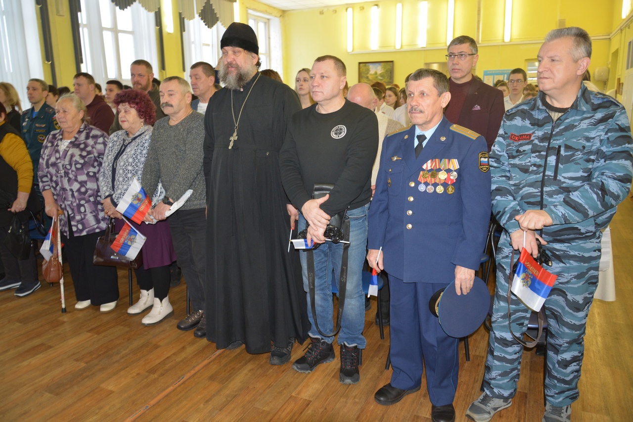 В школе Рыбинска открылся музей, посвященный участникам СВО- Яррег -  новости Ярославской области