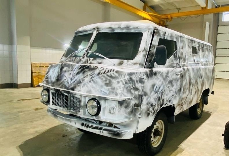 Ярославцы отправили в зону СВО бронированный автомобиль и гуманитарный груз в ЛНР и ДНР