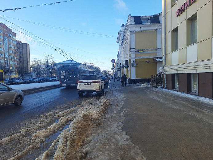 В Ярославле на улице Свободы выявили более 250 нарушителей запрета на парковку