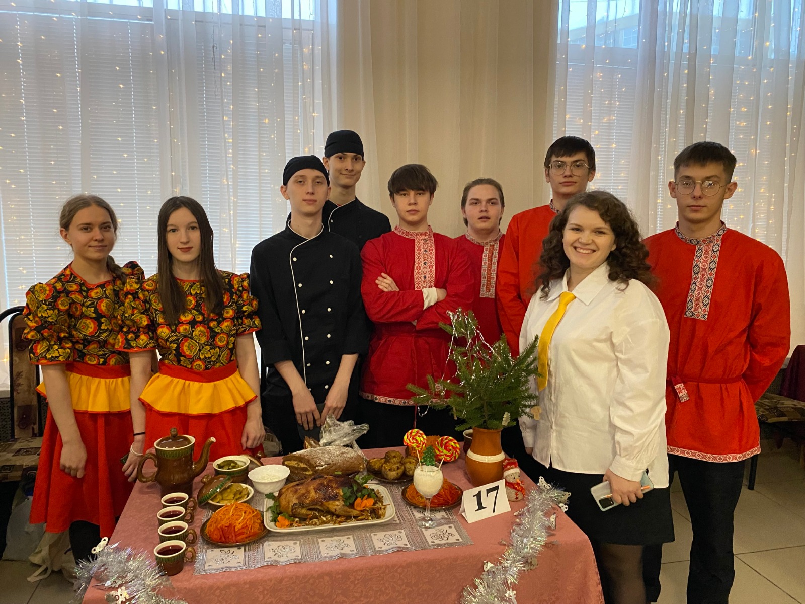 Студенты Ярославского колледжа индустрии питания отправились в кулинарное новогоднее путешествие во времени