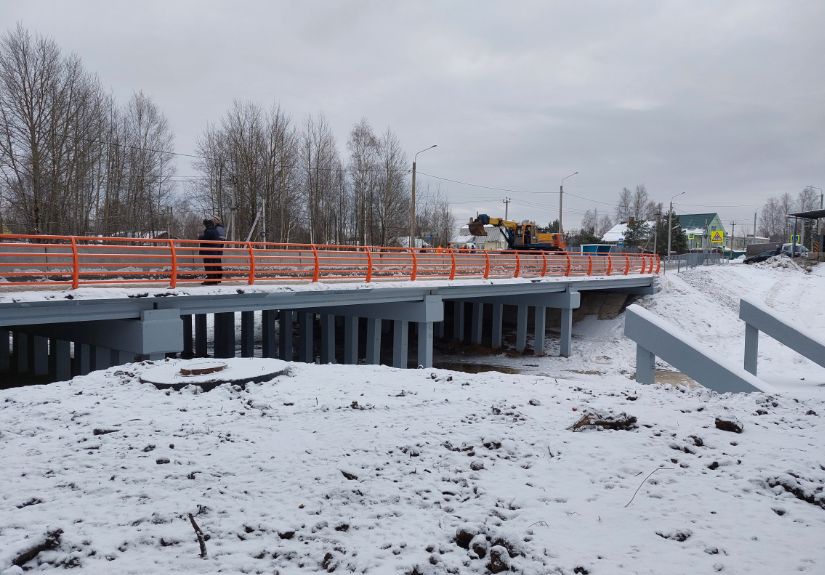На трассе в Рыбинском районе Ярославской области завершили реконструкцию моста