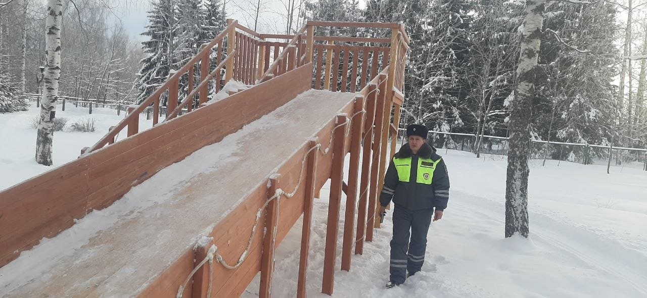 Более 20 аттракционов «Зимние горки» проверили в регионе в новогодние каникулы