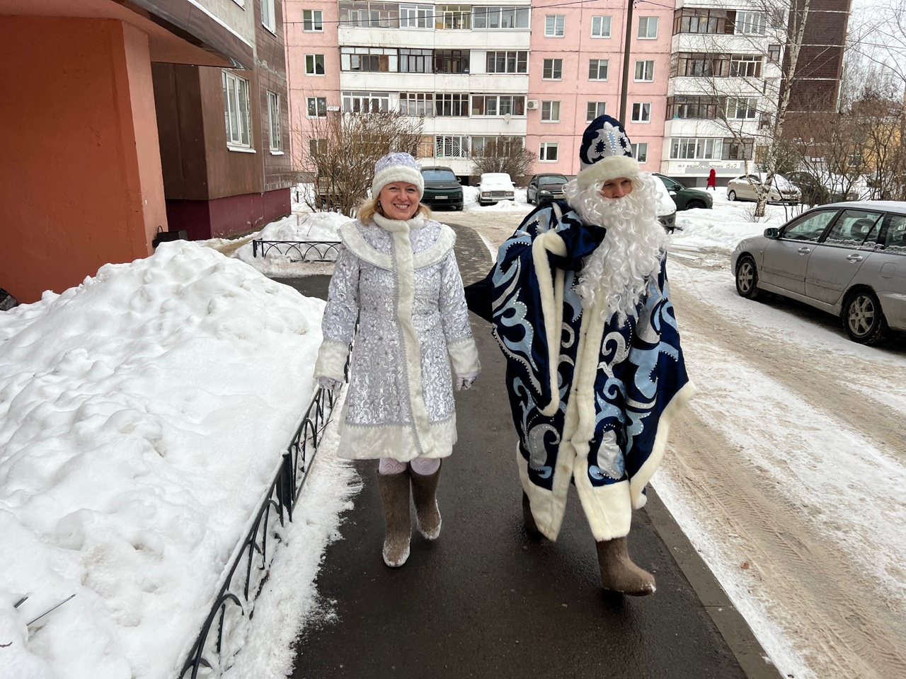 Участники акции «Мой папа – Дед Мороз» поздравили около 400 ярославских детей