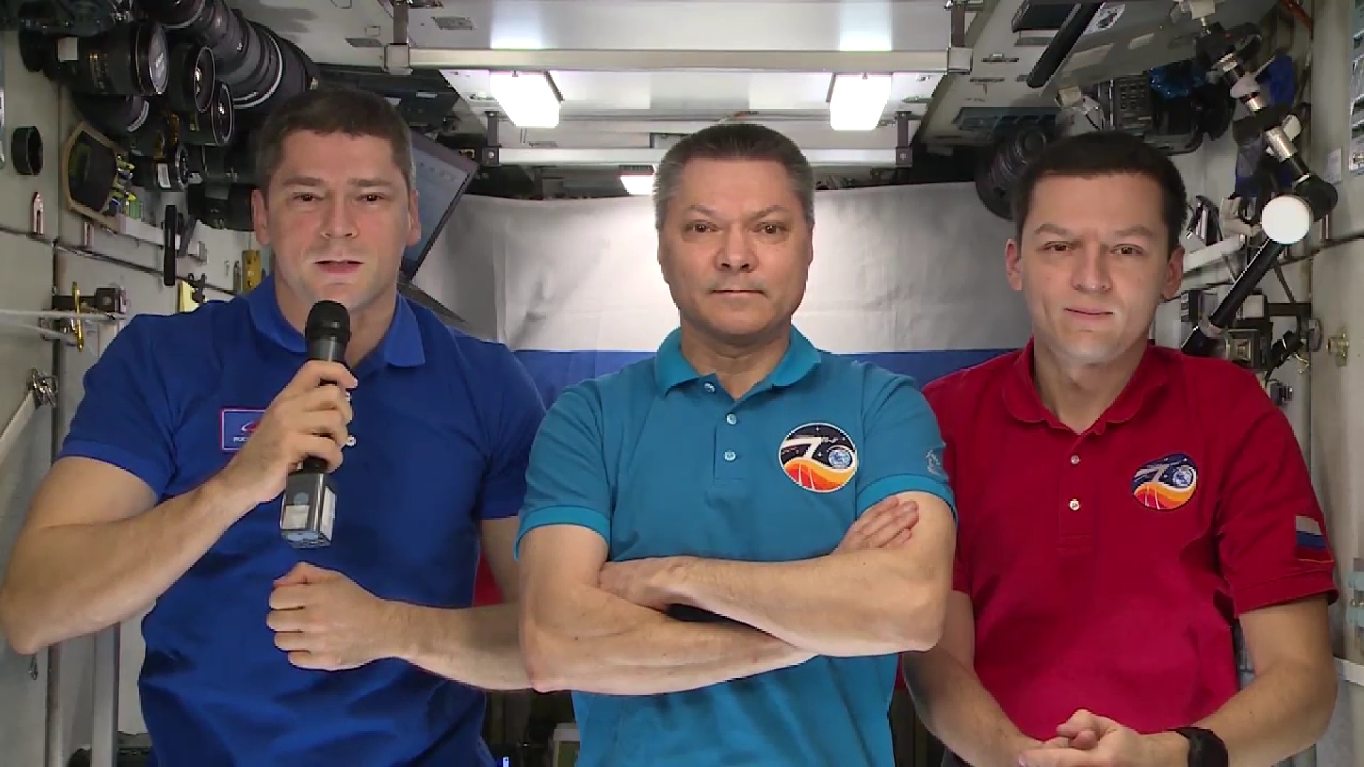 Космонавты с орбиты обратились к Терешковой на выставке «Россия»