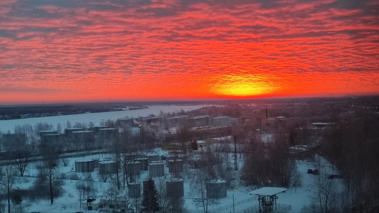 Утреннее небо в Ярославской области окрасилось в багряный цвет- Яррег -  новости Ярославской области