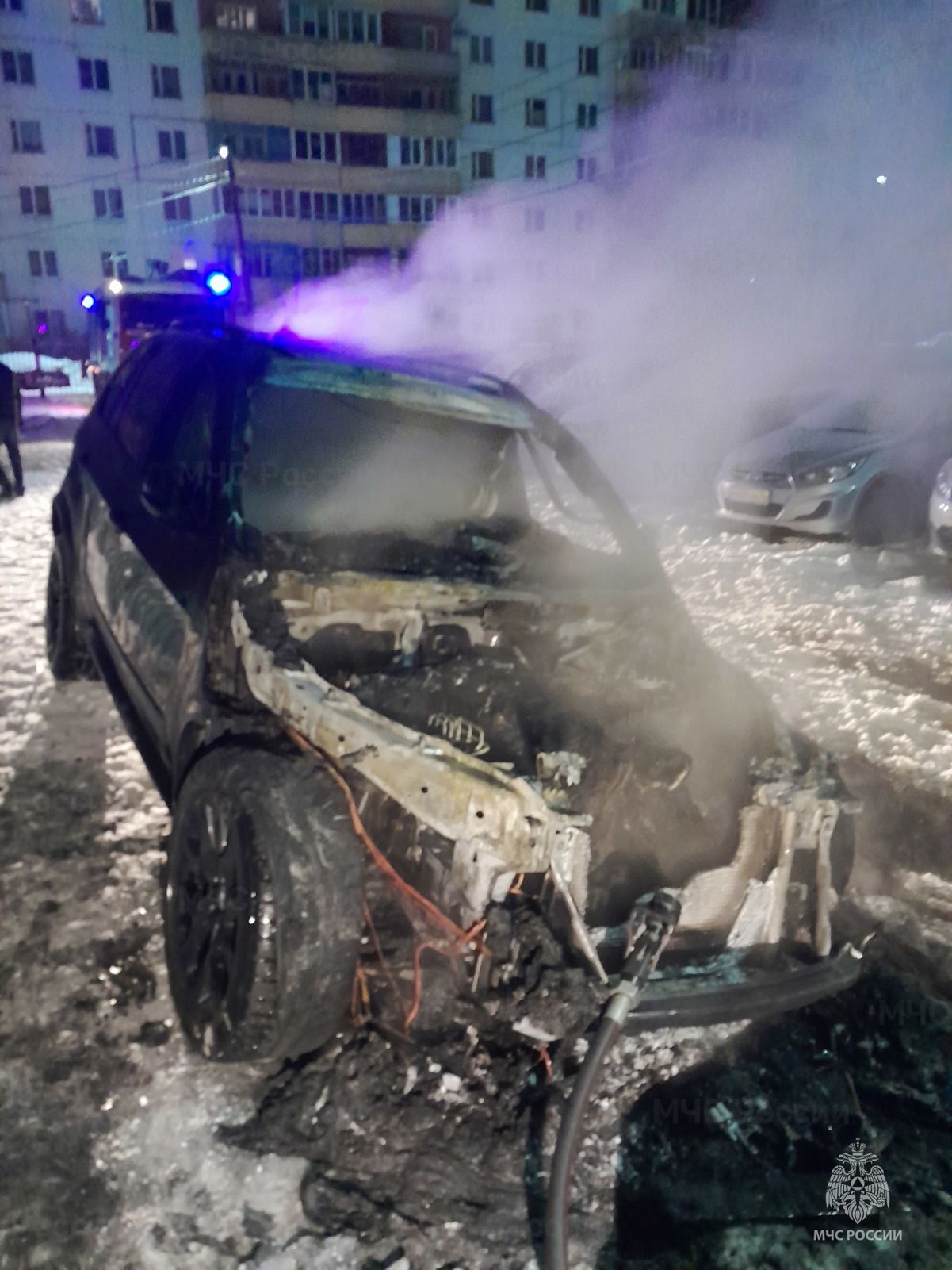 Поджигателя автомобиля в Ярославле запечатлели камеры видеонаблюдения-  Яррег - новости Ярославской области