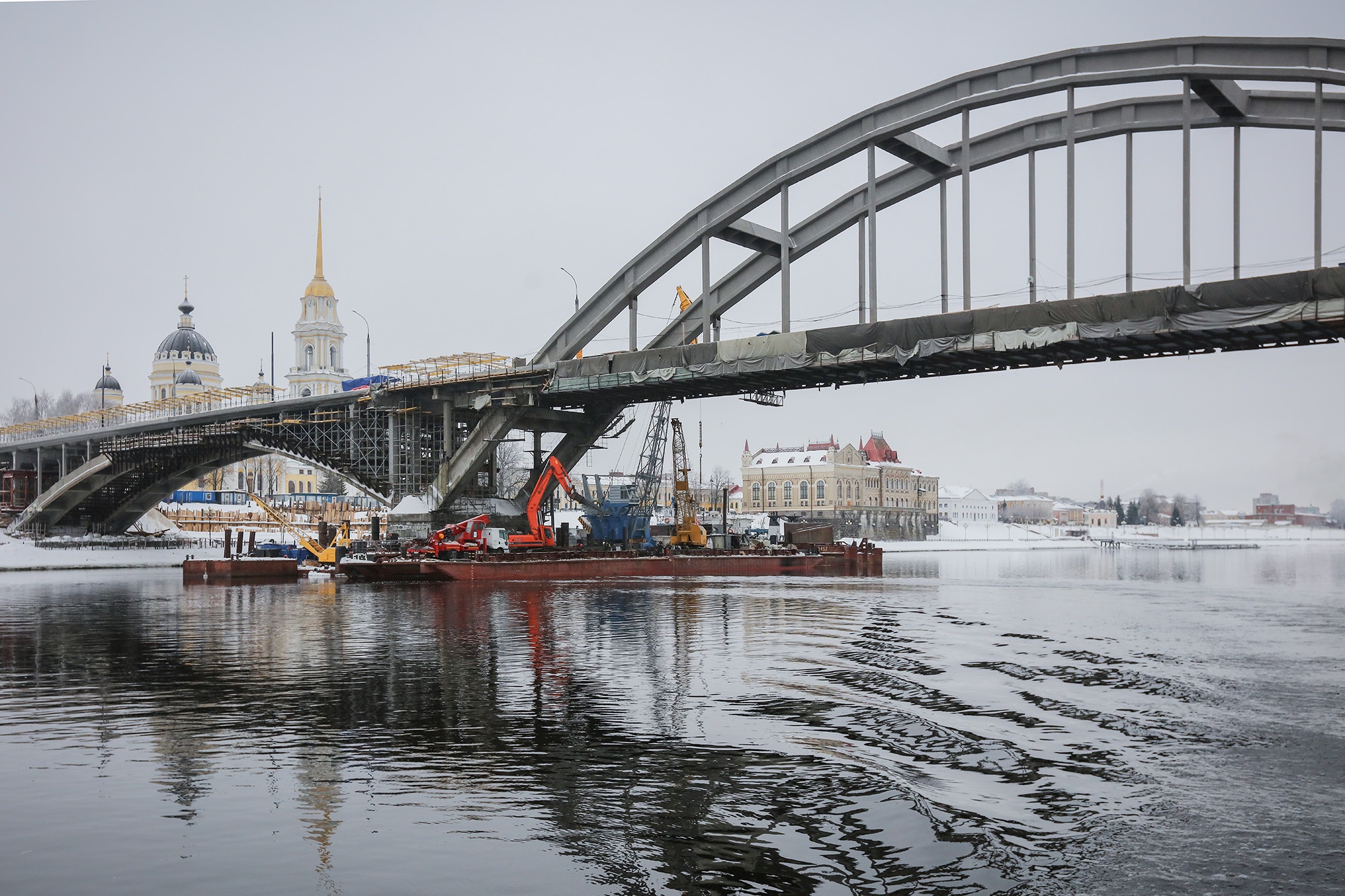 В Рыбинске мост через Волгу закроют для транспорта на семь ночных смен