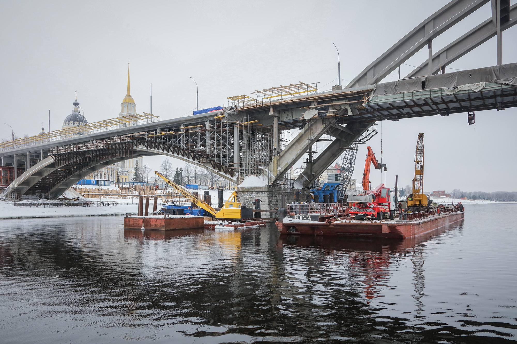 В Рыбинске Волжский мост перекроют для транспорта на 15 ночей