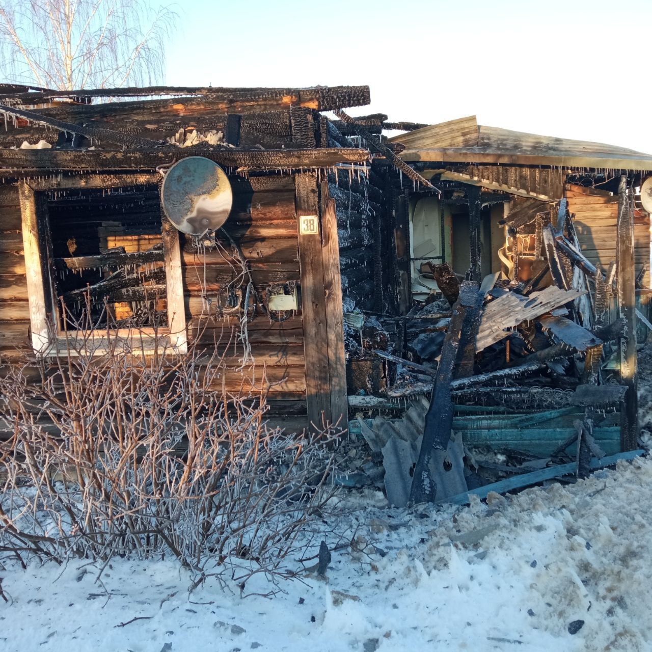 В Ярославской области семья с пятью детьми лишилась дома из-за пожара