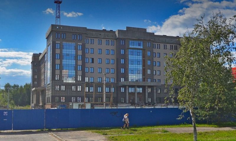 В Ярославле подтопило недостроенное здание УМВД на проспекте Фрунзе