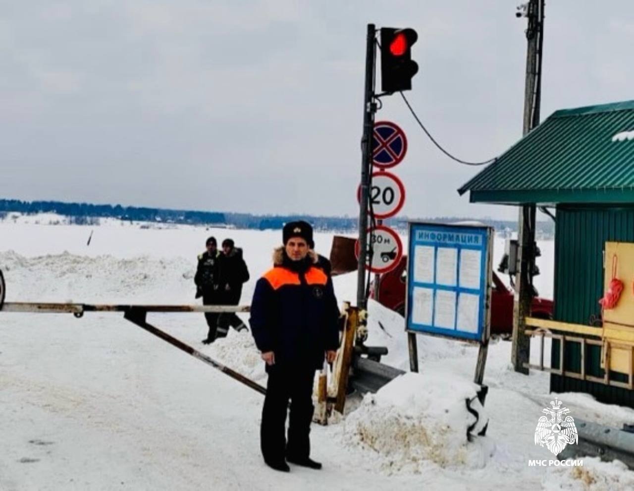 Ледовая автомобильная переправа в Ярославской области возобновила работу