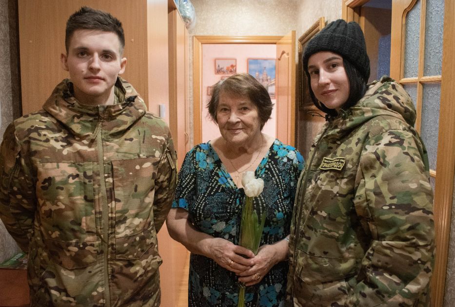 Женщин-ветеранов в Ярославле поздравляют с наступающим 8 Марта