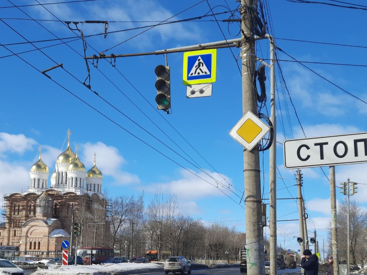 В Дзержинском районе Ярославля модернизируют два светофора