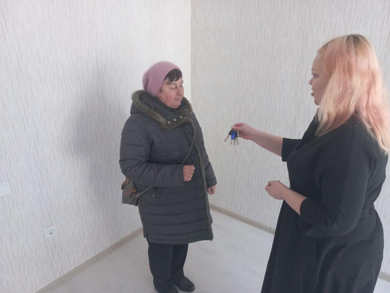 Ярославна получила ключи от квартиры в рамках викторины «Поверь в мечту!»