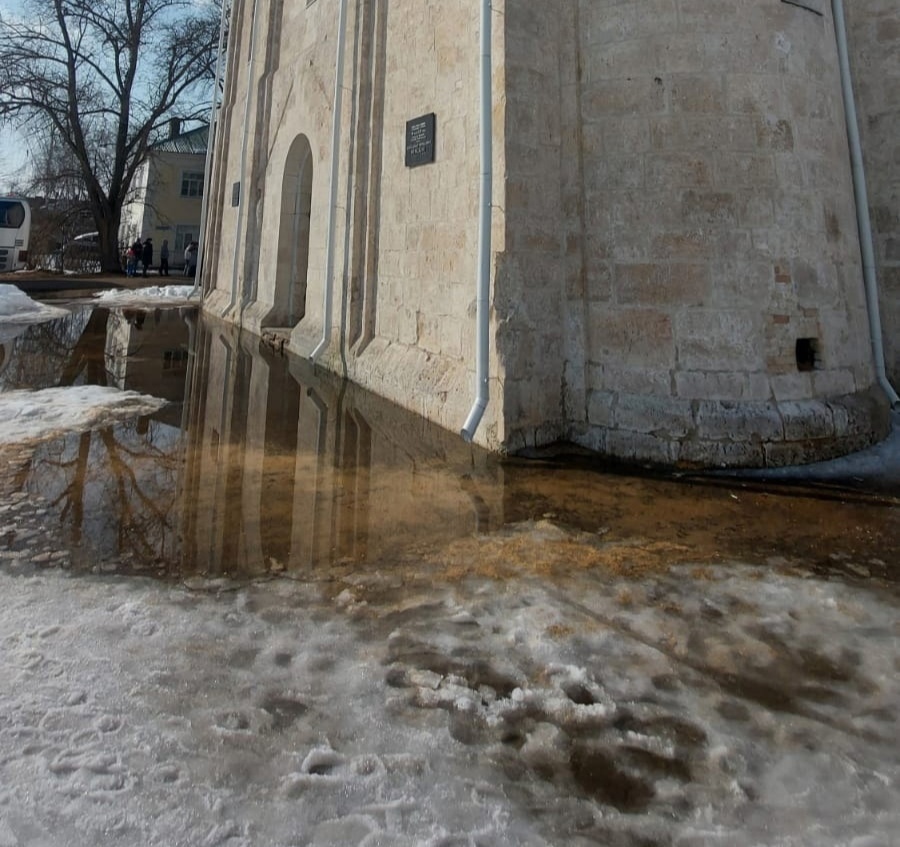 В Переславле решили проблему с подтоплением Спасо-Преображенского собора