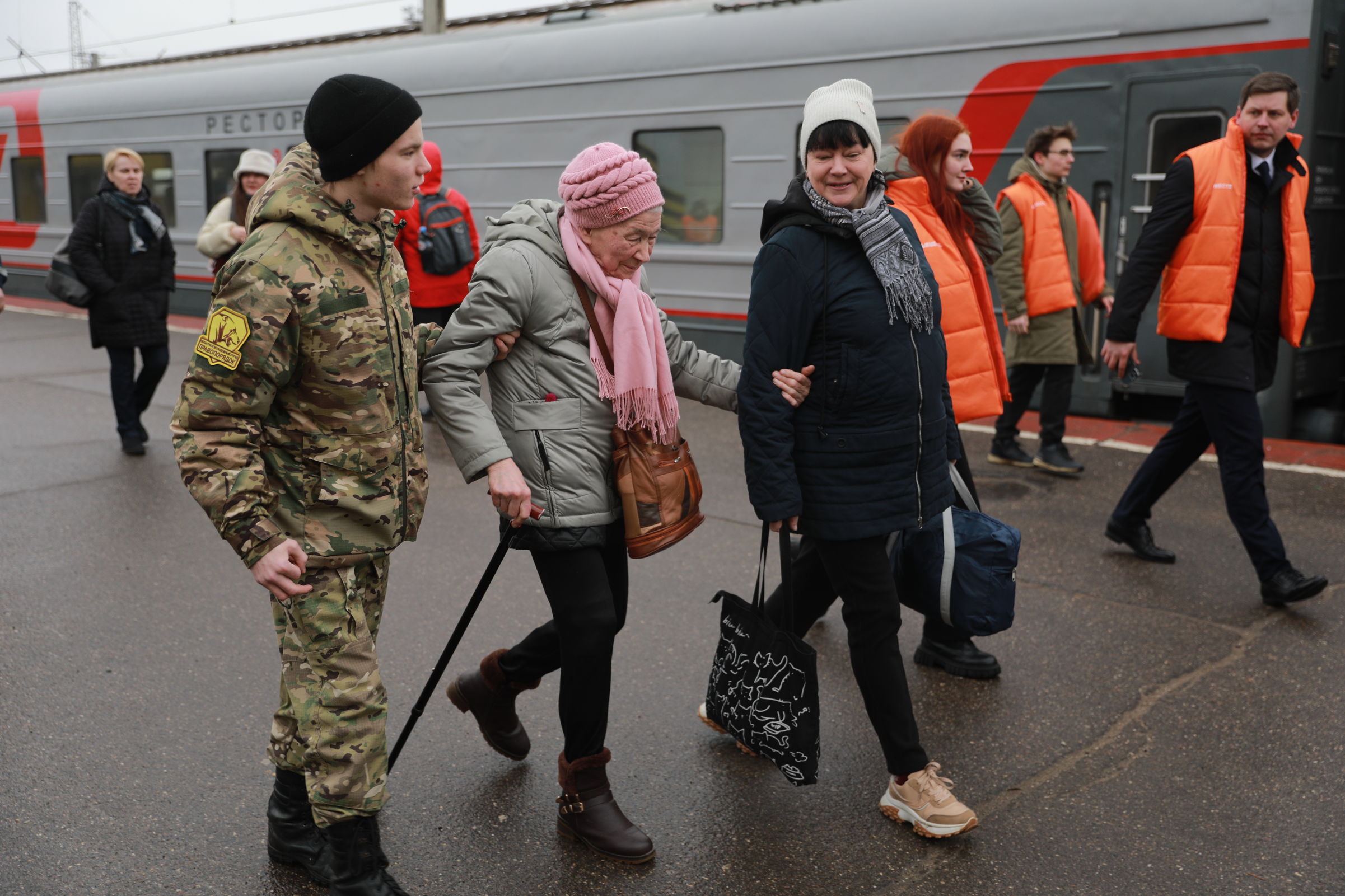 ​Около 400 жителей обстреливаемой Белгородской области приехали в Ярославский регион