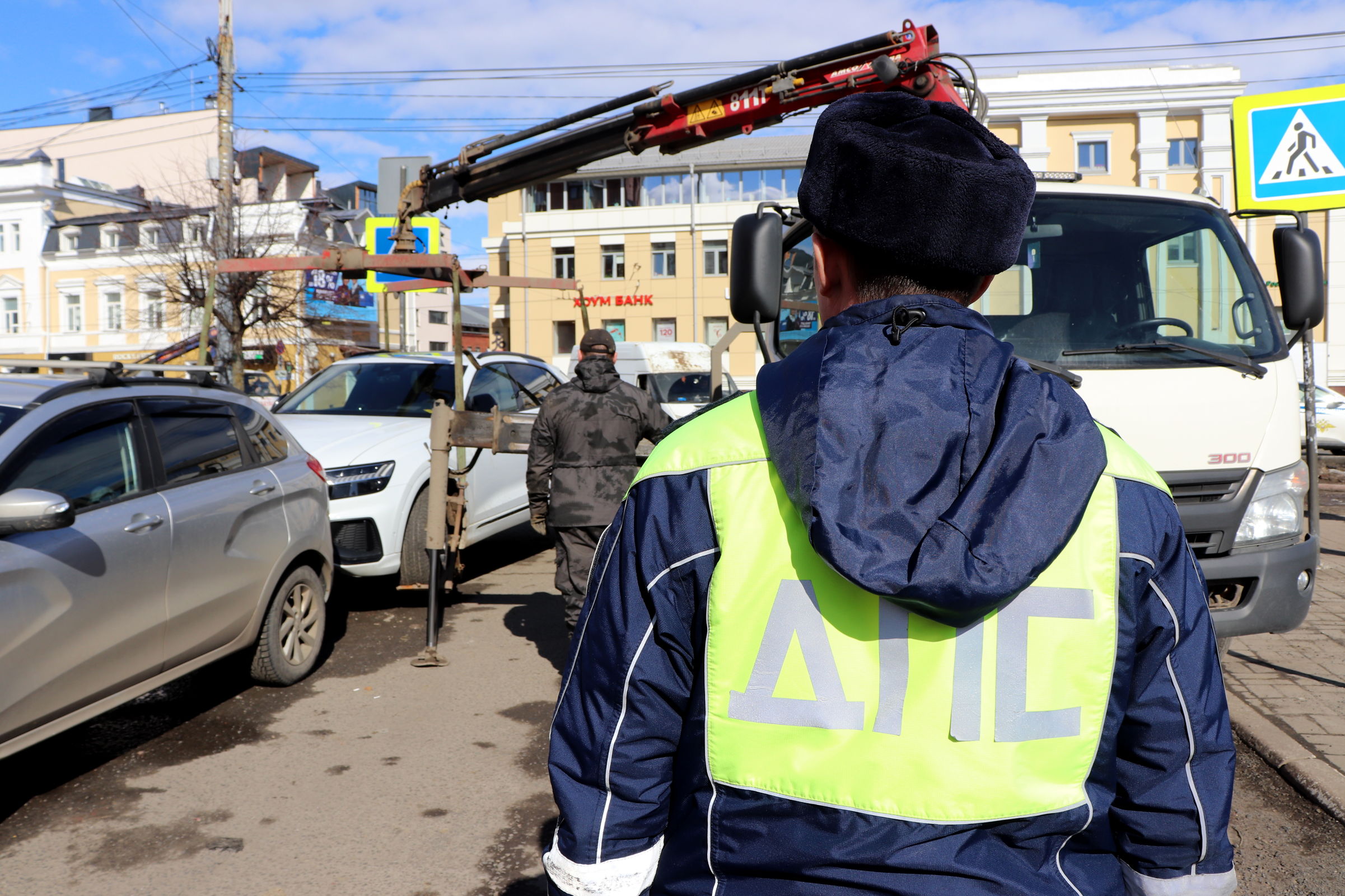 За два месяца в Ярославле эвакуировали около 200 машин за парковку в неположенных местах