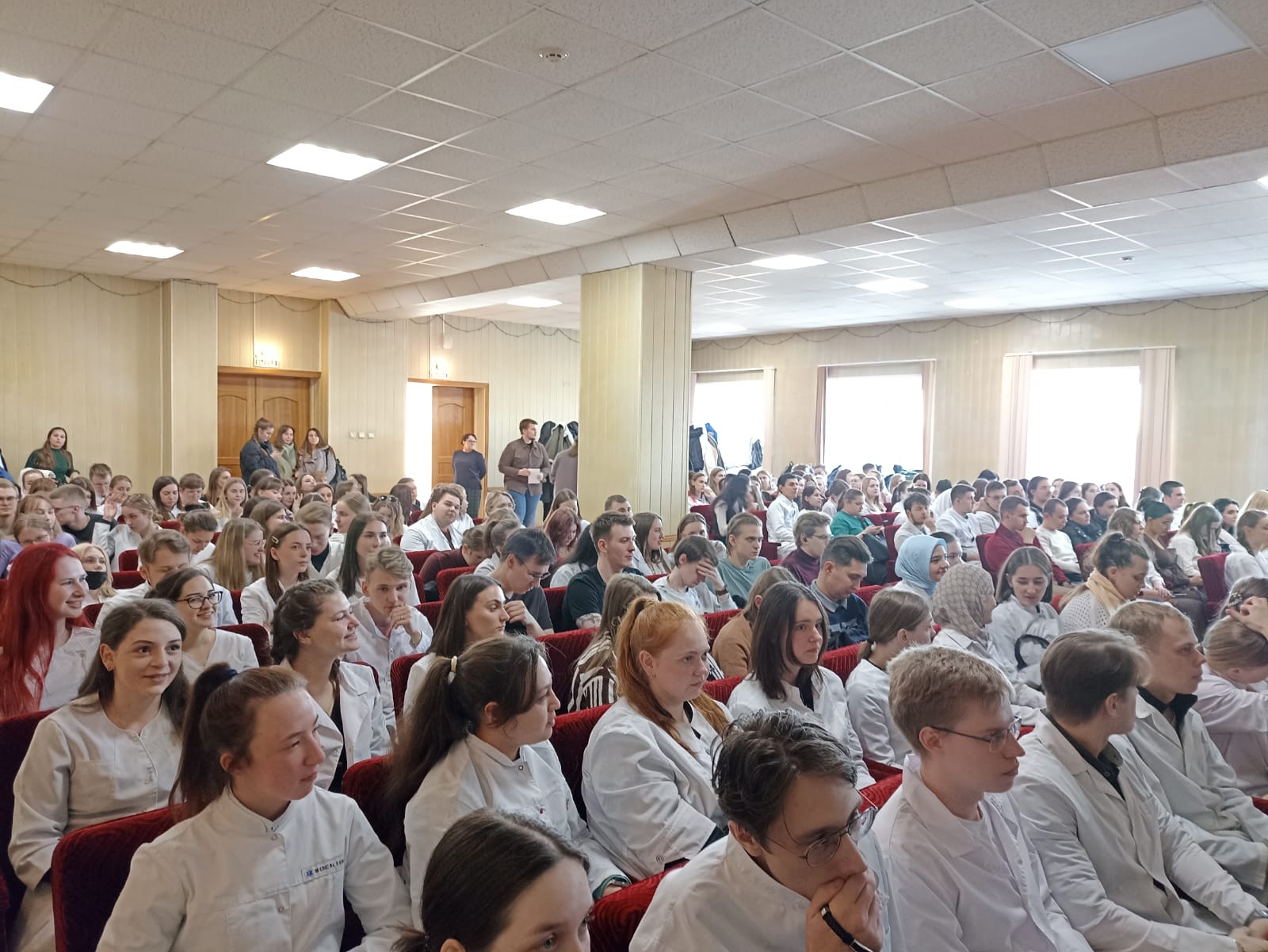 Более 200 студентов-медиков посетили ярославскую станцию скорой помощи в день открытых дверей