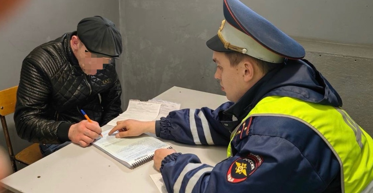 В Ярославле сотрудники ГИБДД задержали пьяного водителя в розыске