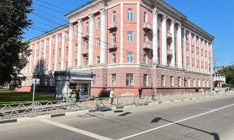 Ярославские чиновники могут переехать в здание бывшей детской больницы на проспекте Ленина
