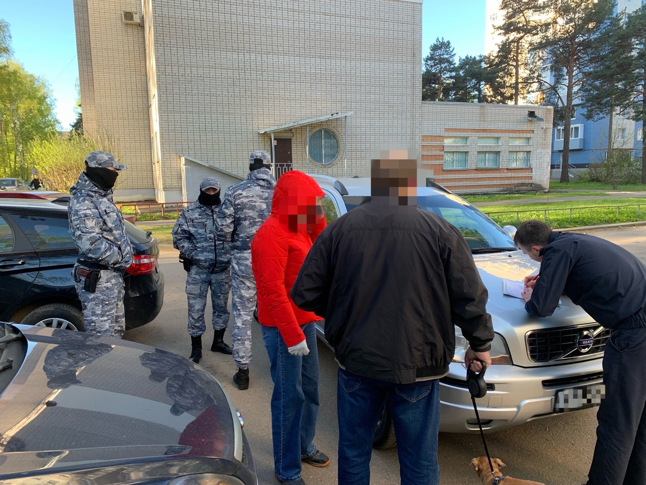 Автомобиль главного инженера ярославского предприятия арестовали за долги
