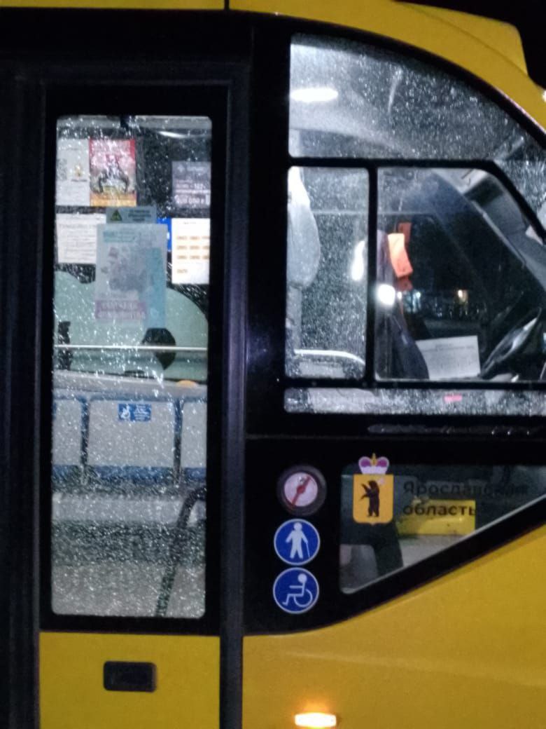 В Ярославле обстреляли пассажирский автобус