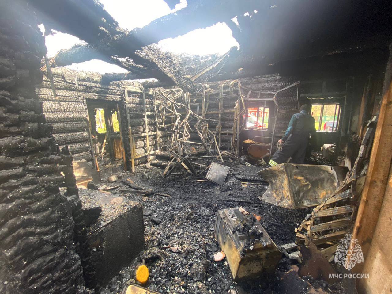 В Ярославской области дом загорелся из-за средства от комаров