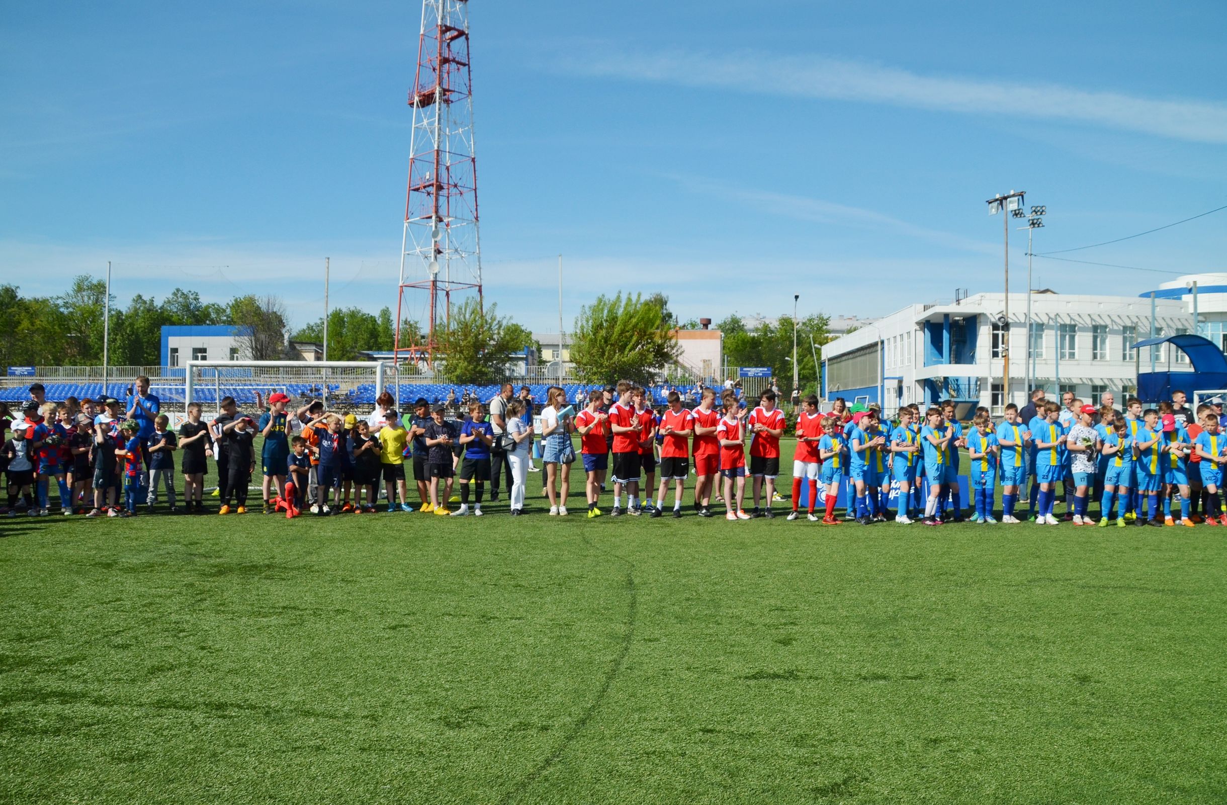 Юные спортсмены Ярославской области встретились со звездами российского футбола