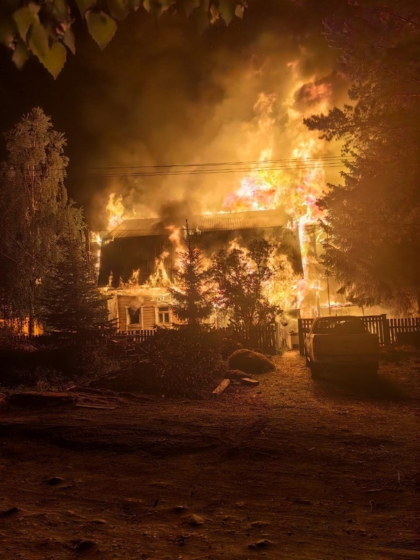 Многодетная семья в Ярославской области лишилась дома из-за пожара