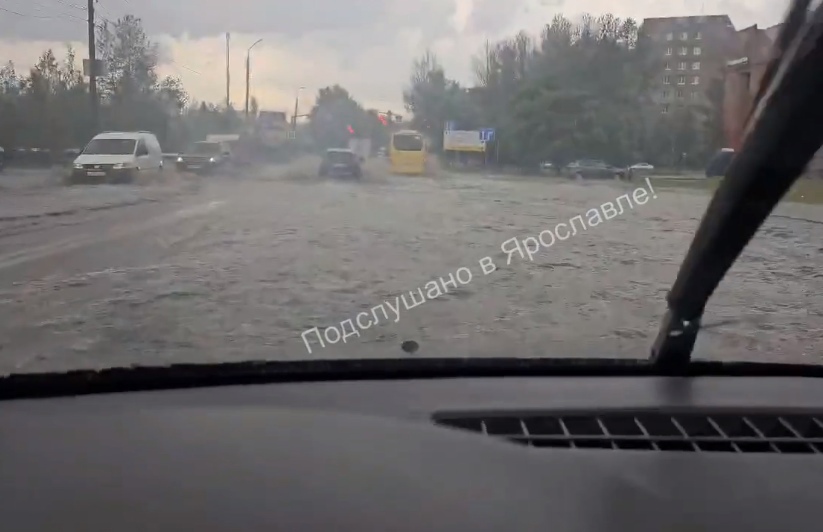 Два торговых центра в Ярославле затопило после ливня