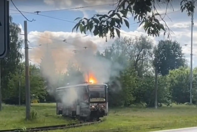 В Ярославле назвали причину возгорания трамвая на Пятерке