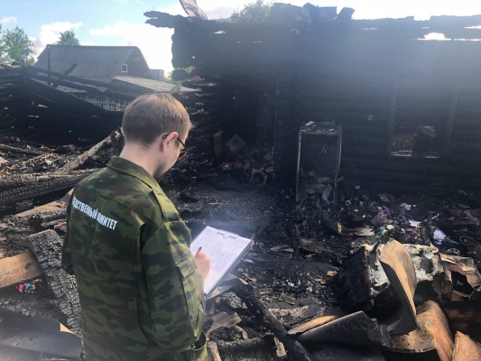 В Ярославской области в пожаре погибли женщина и двое детей