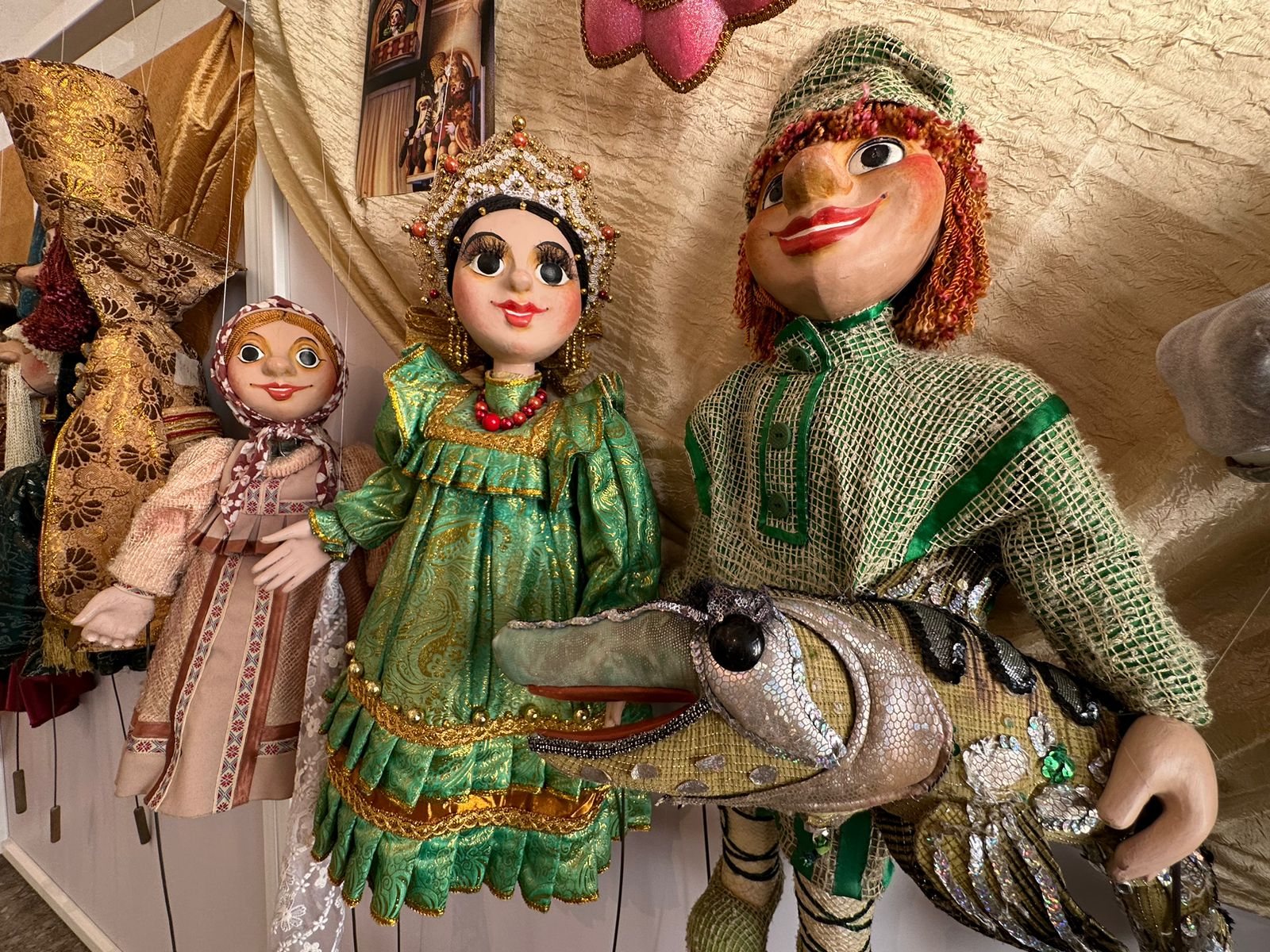Выставка к 100-летию Ярославского театра кукол открылась в Ростове
