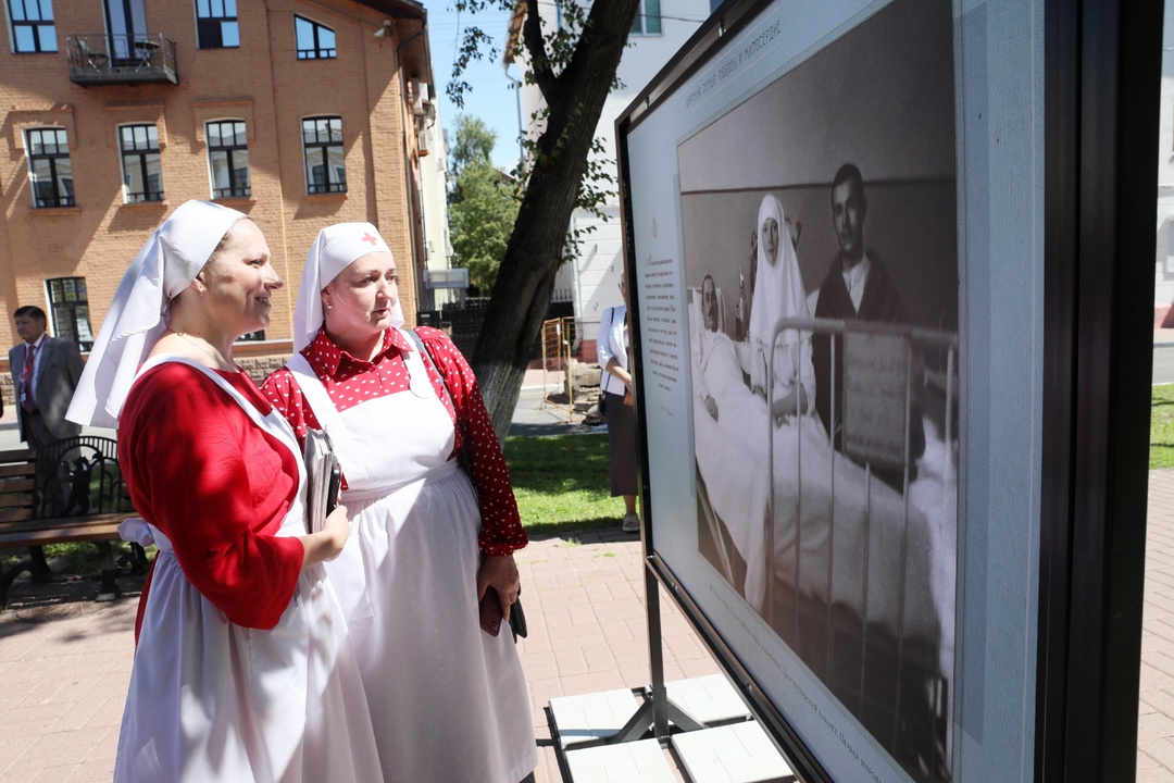В центре Ярославля открылась выставка, посвященная милосердию