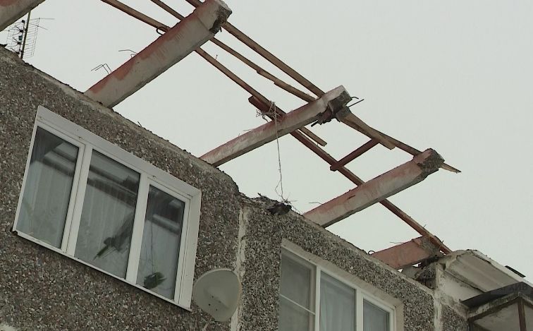 Ремонт рухнувшей крыши в селе Андроники завершат в августе