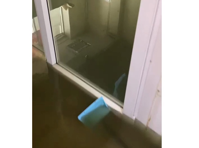 На Московском проспекте в Ярославле затопило торговый центр