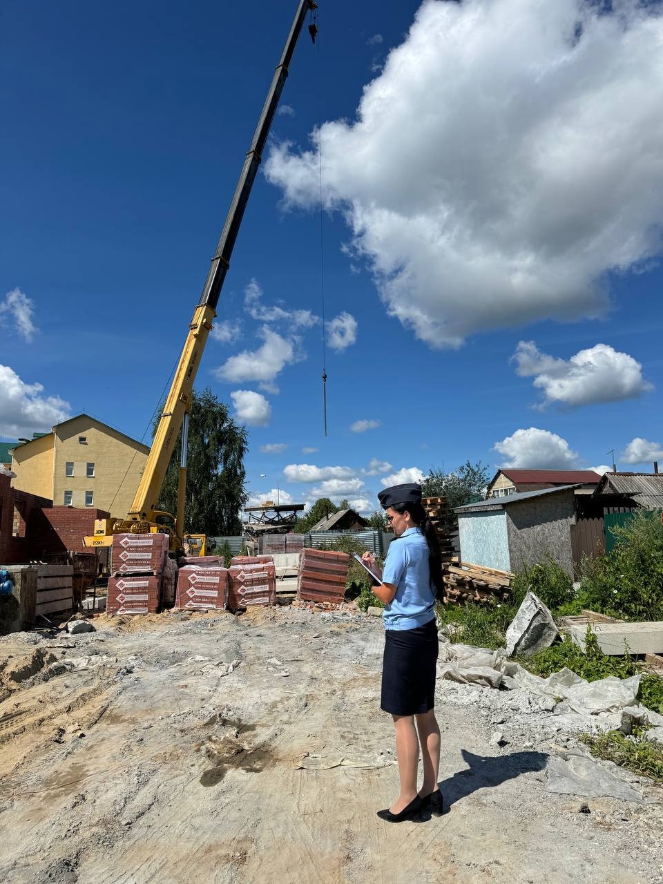 В Ярославле приставы арестовали технику дорожной компании за долг перед заказчиком