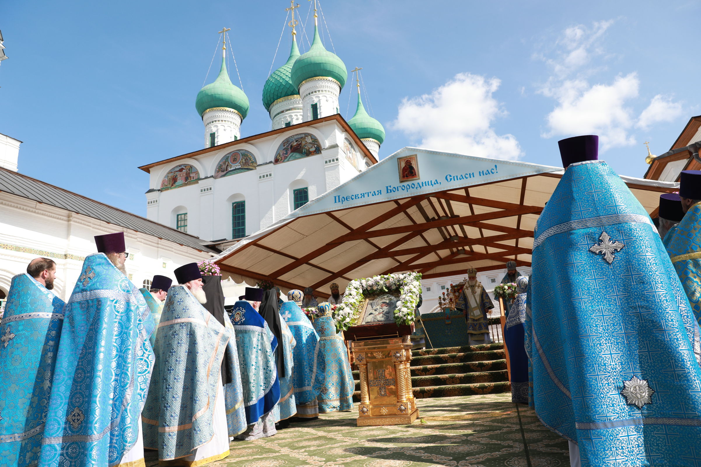 Торжества в честь 710-летия Свято-Введенского Толгского монастыря проходят в Ярославской области