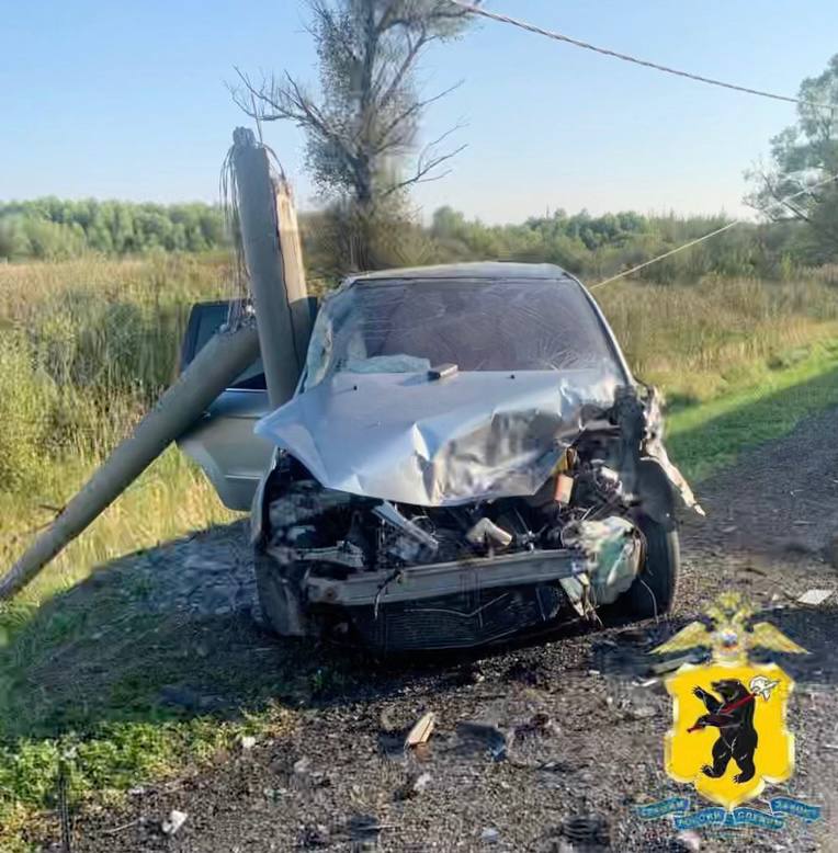 В результате тройного ДТП на трассе М8 в Ярославской области пострадали трое взрослых и один ребенок