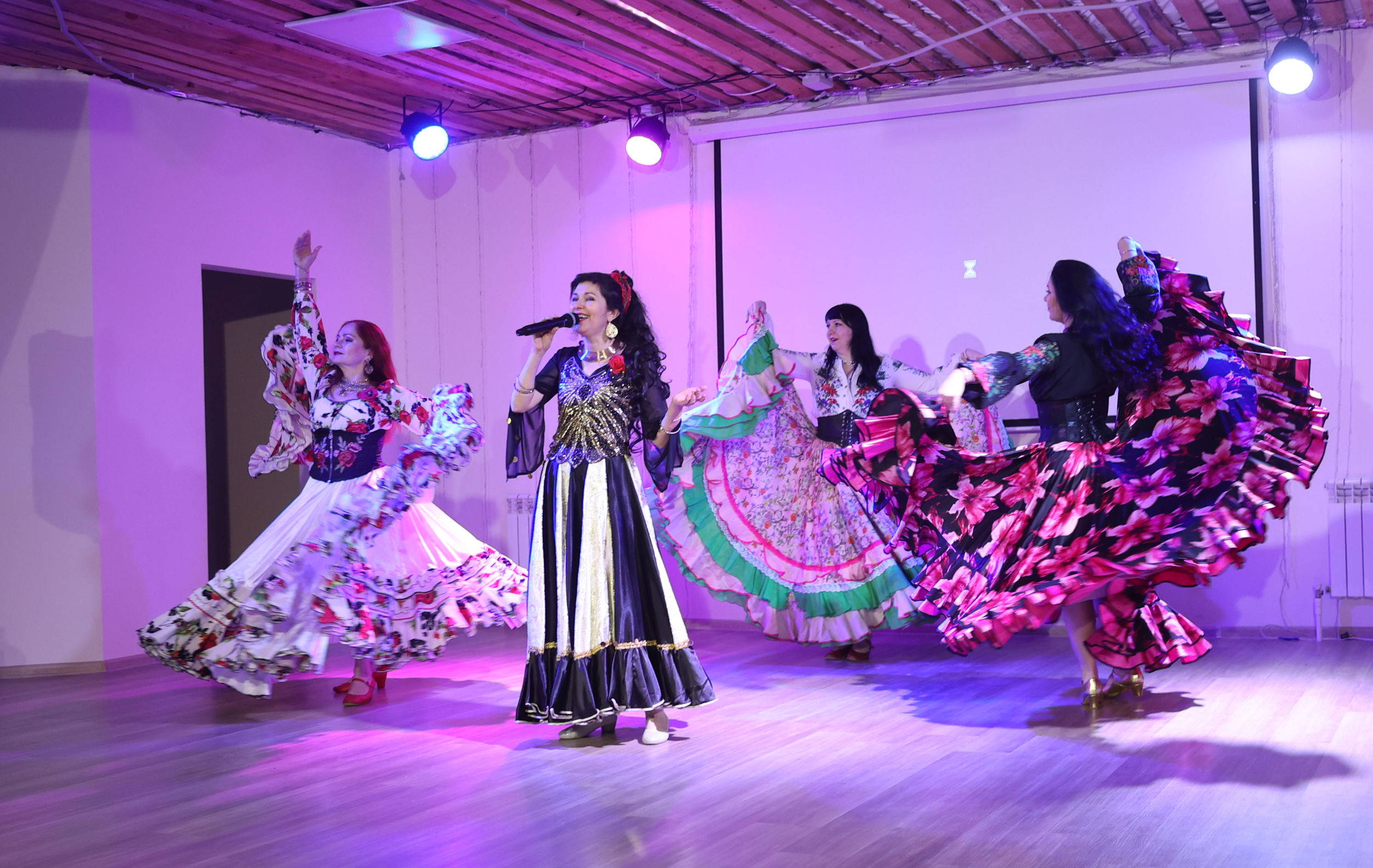 В Ярославле новогодний праздник объединил представителей разных национальностей