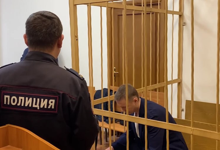 Суд в Ярославле начал рассматривать дело экс-депутата муниципалитета о поджоге ресторана