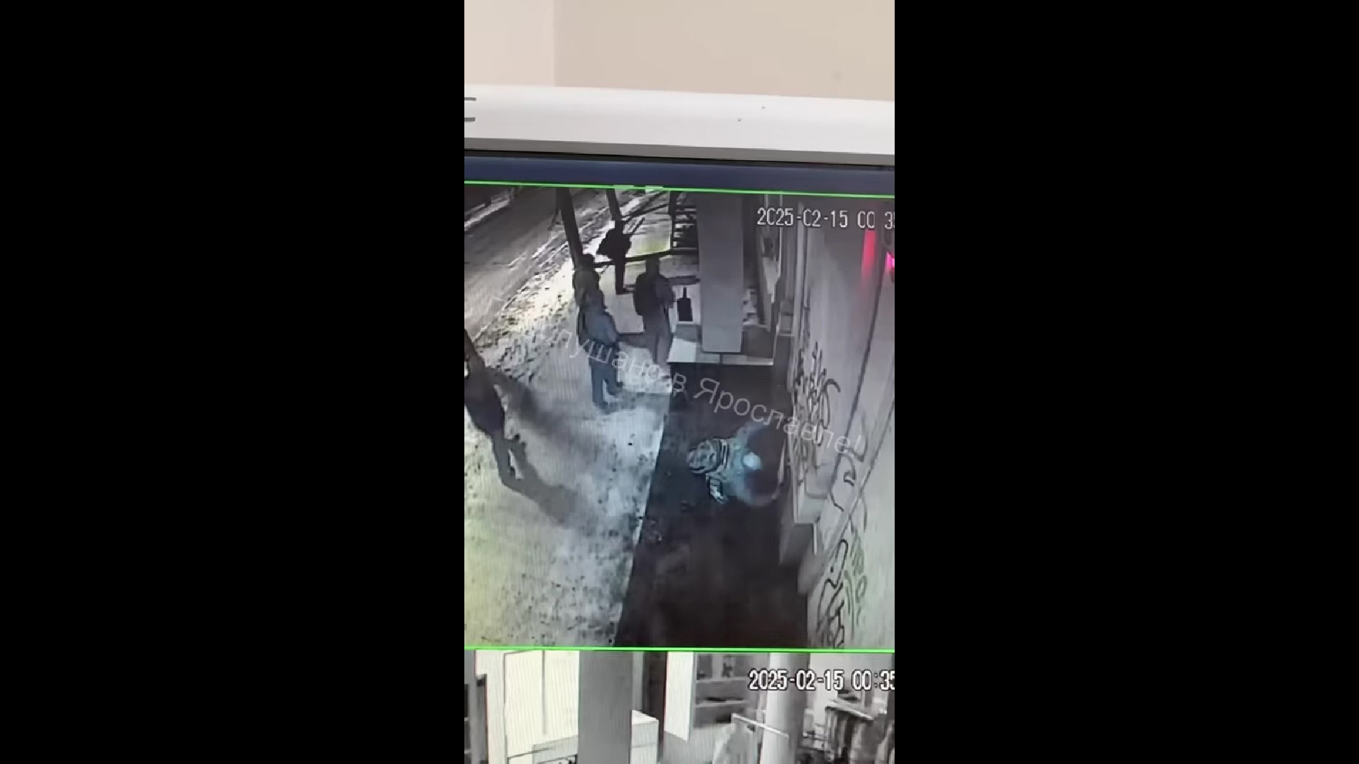 В Ярославле ищут изрисовавших стены магазина вандалов