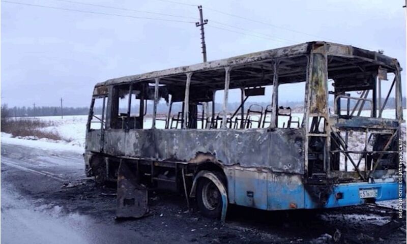 Под Рыбинском загорелся автобус: пассажиры успели выйти