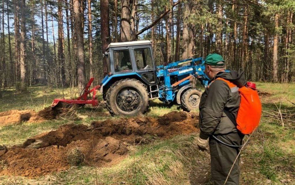 ​Михаил Евраев поручил оперативно завершить опашку населенных пунктов и подготовить пожарные водоемы